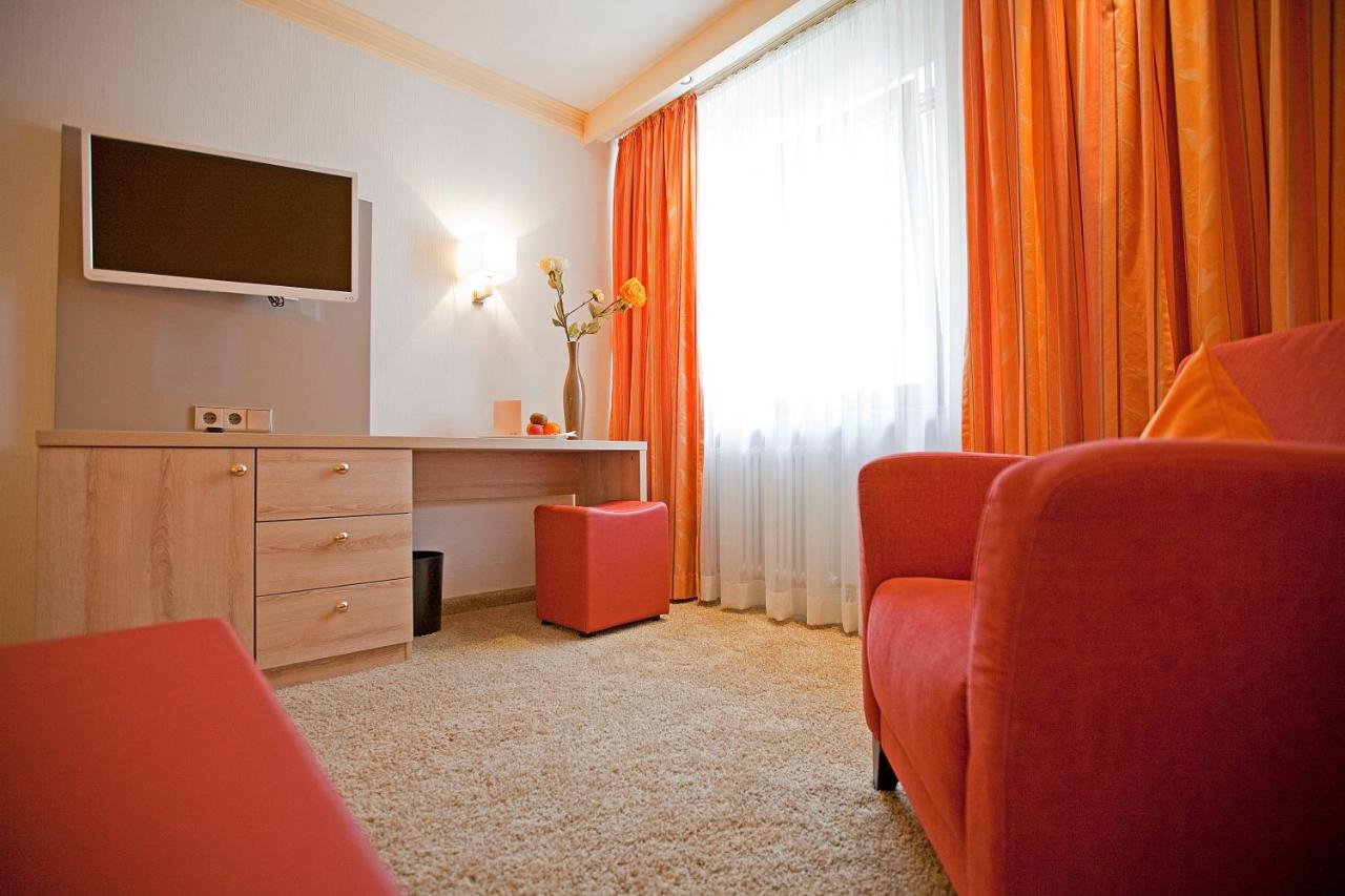 Hotel Krone Ohg Gerlingen Dış mekan fotoğraf