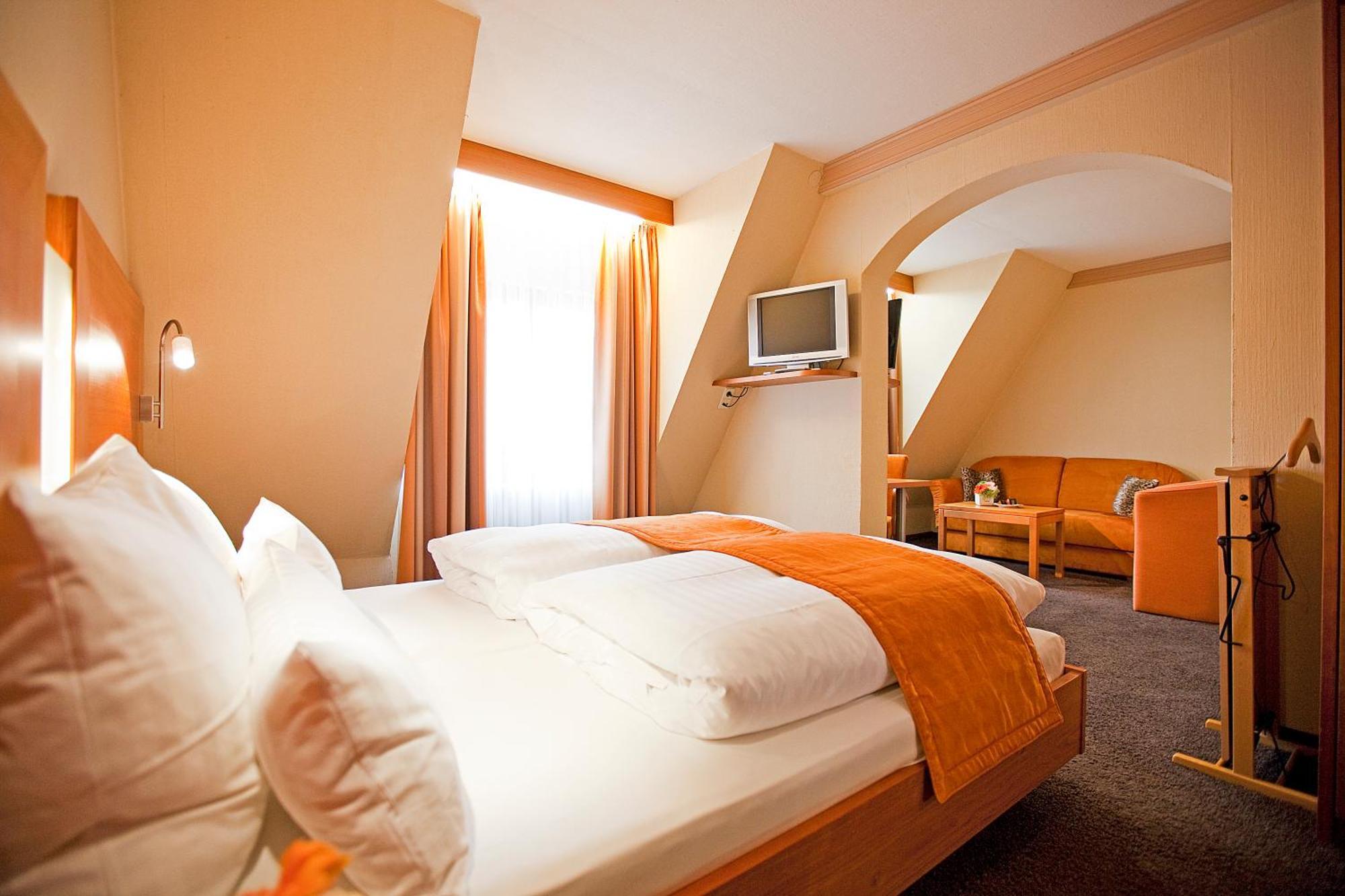 Hotel Krone Ohg Gerlingen Oda fotoğraf