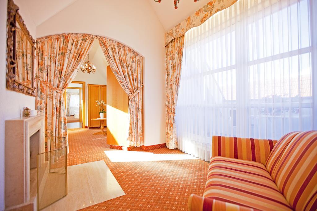 Hotel Krone Ohg Gerlingen Oda fotoğraf